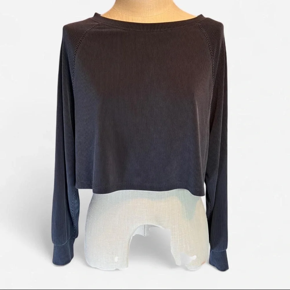 ❤️Victoria's Secret Ribbed Boxy Black Long Sleeve Tee / Crop Top / PJ Top - Picture 1 of 3